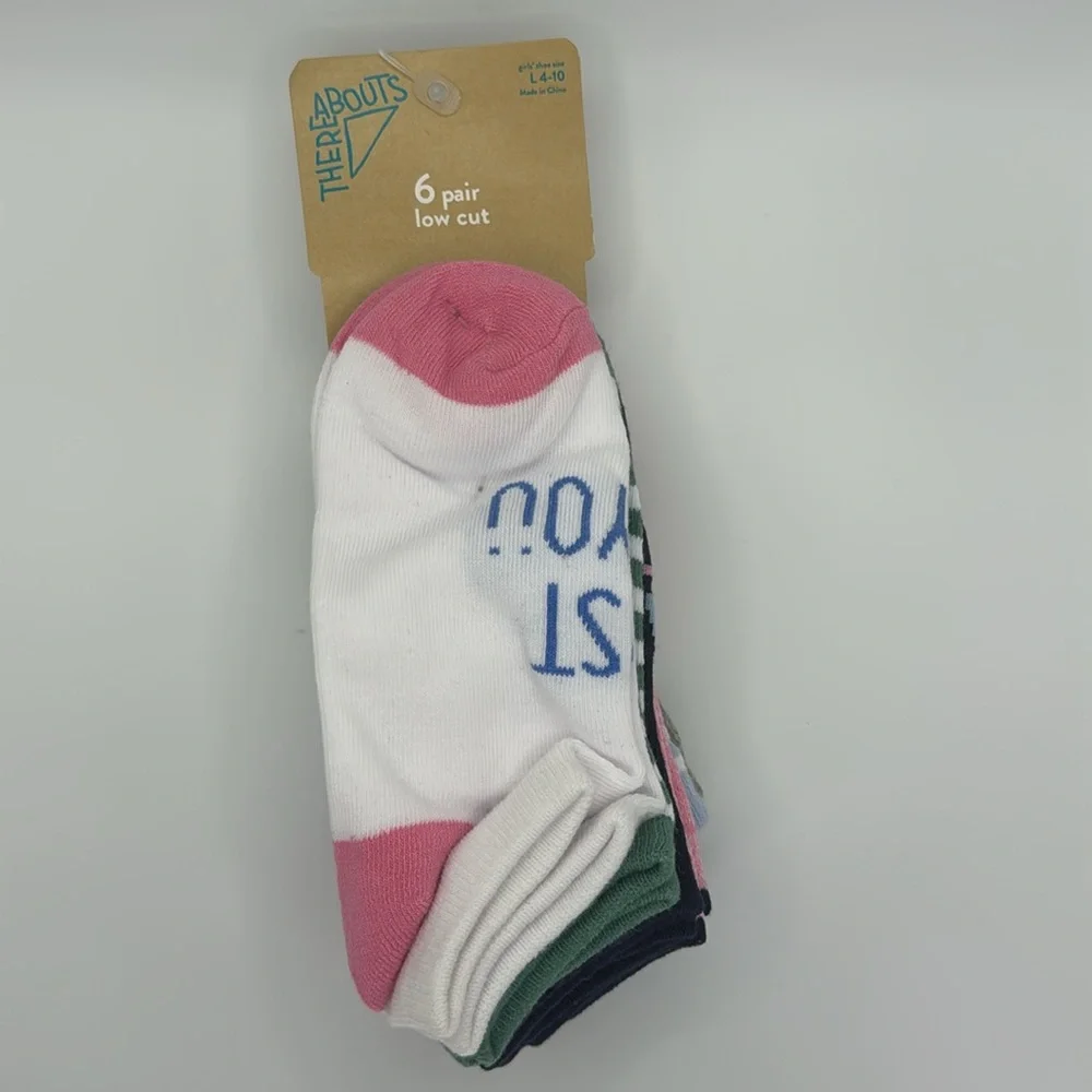 Girls 6 Pairs Low Cut Socks Large (4-10)